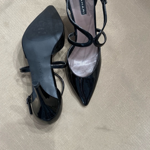 Shiny Black Tahari Staley Pumps Sz 8 - Picture 7 of 7